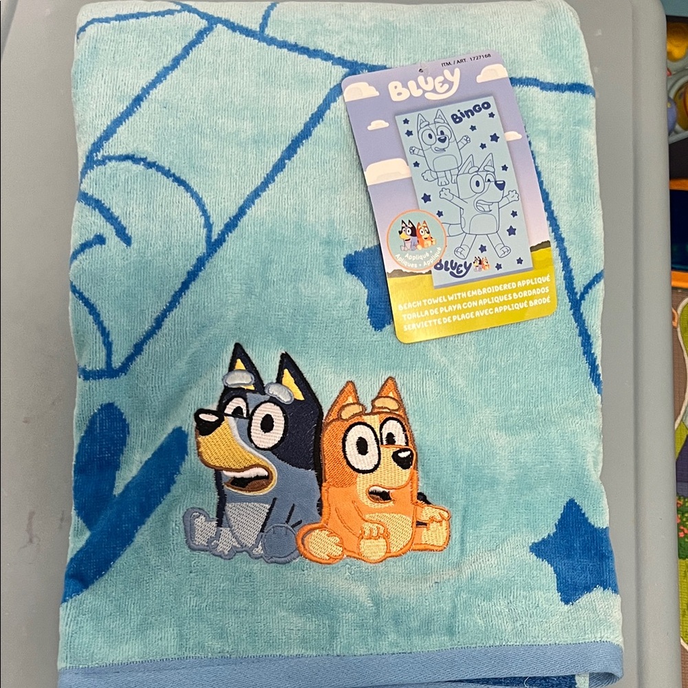 Bluey Kids Towel with Bluey and Bingo Characters